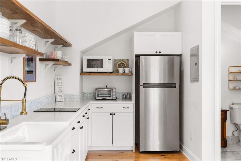 2348 Florida Ave, Naples, FL 34112-33