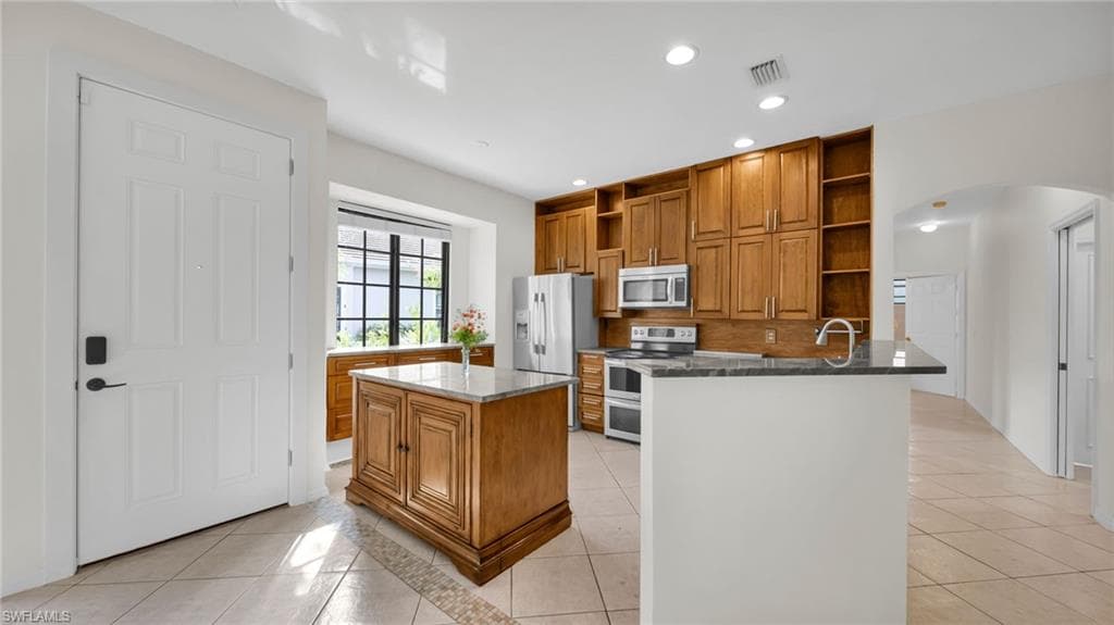 7730 Woodbrook Cir 4204, Naples, FL 34104-7