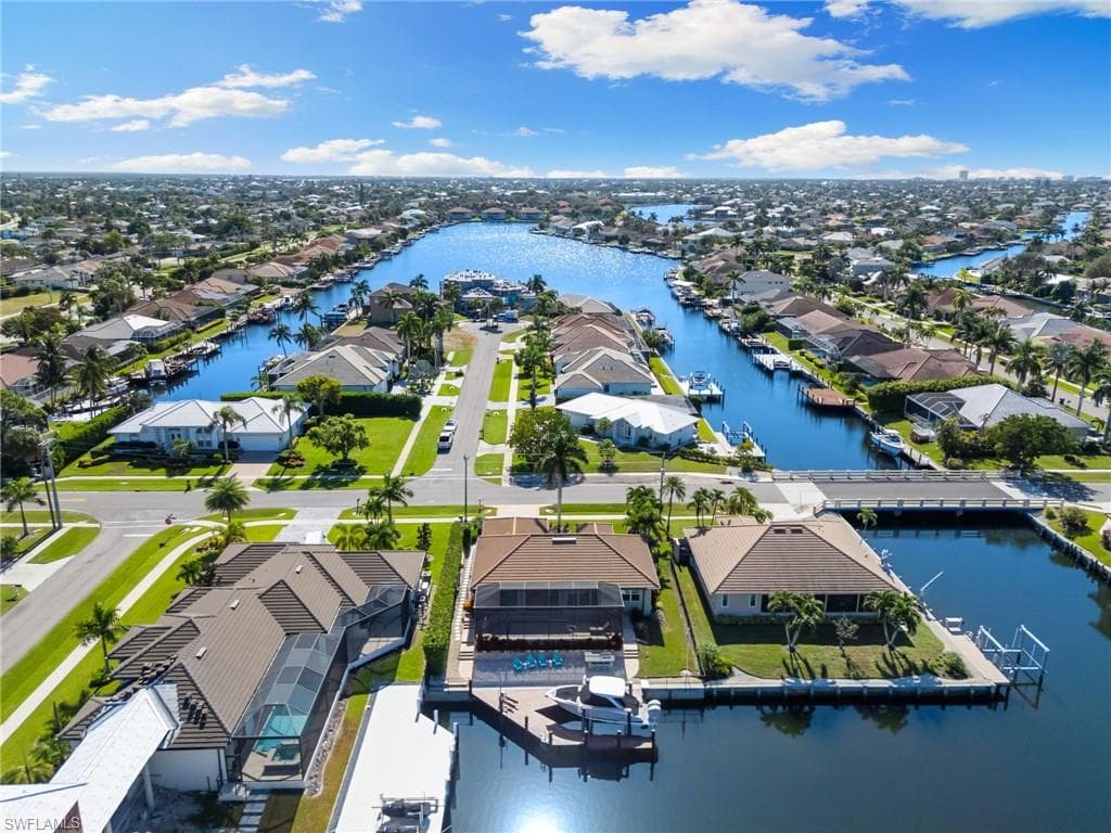 1058 Goldenrod Ave, Marco Island, FL 34145-39