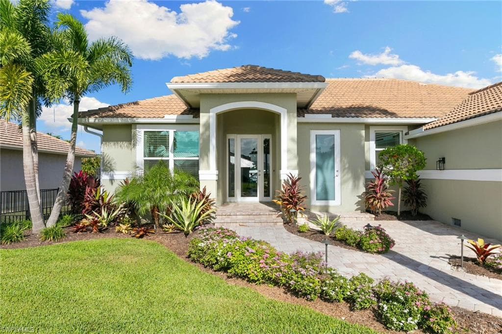 1058 Goldenrod Ave, Marco Island, FL 34145-4