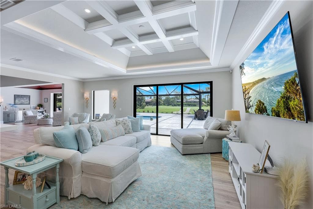 4701 Oak Leaf Dr, Naples, FL 34119-13