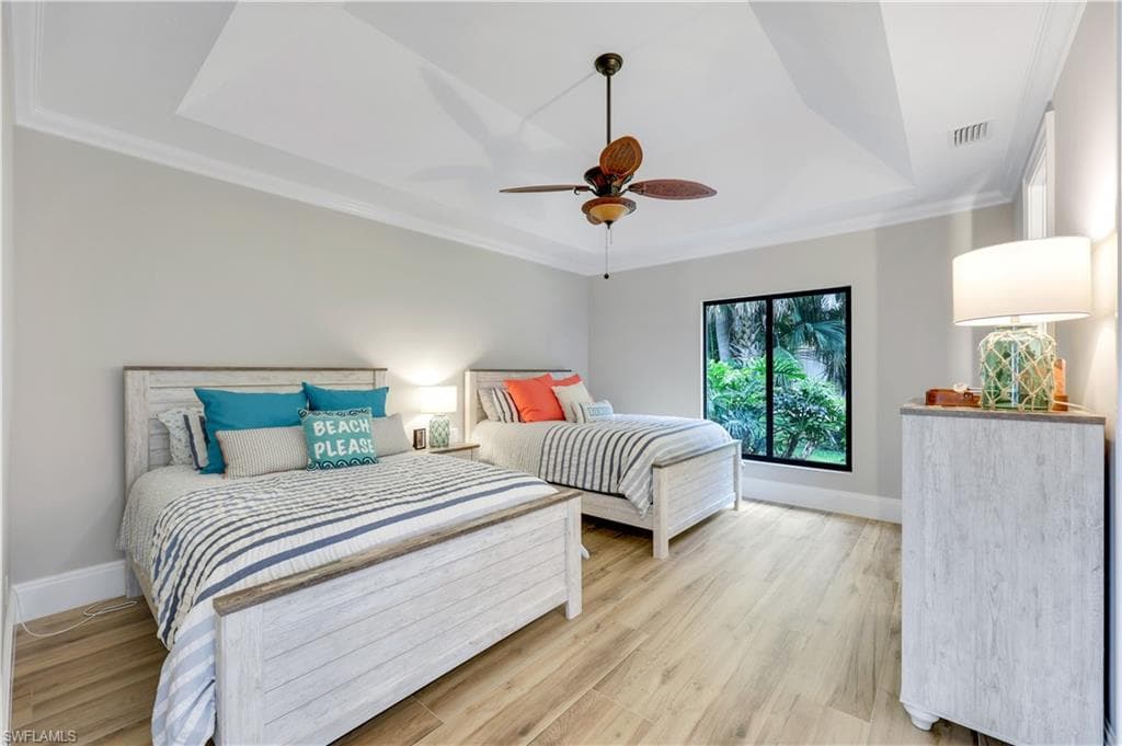 4701 Oak Leaf Dr, Naples, FL 34119-24