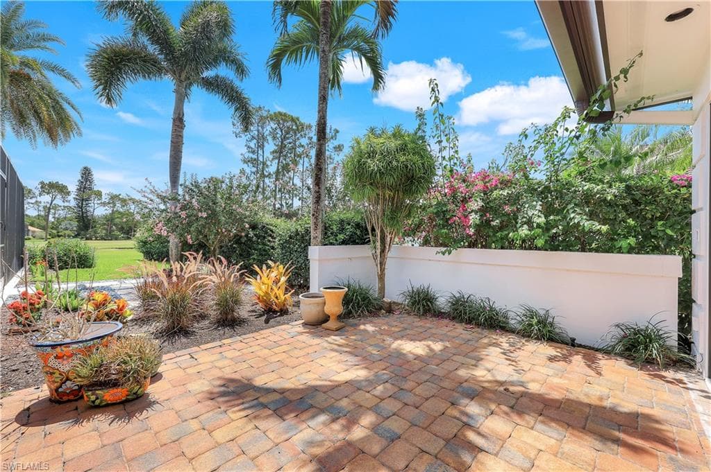 4701 Oak Leaf Dr, Naples, FL 34119-38