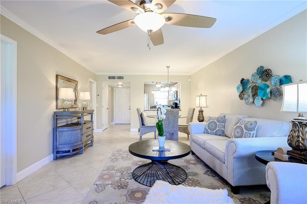 201 Quail Forest Blvd 103, Naples, FL 34105-9