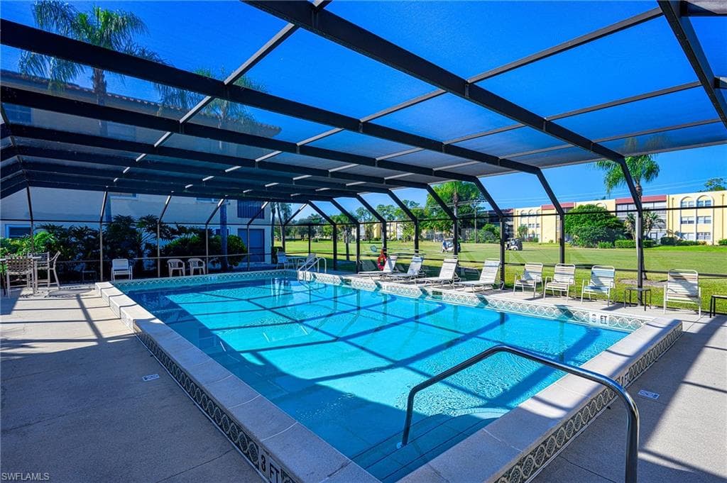 201 Quail Forest Blvd 103, Naples, FL 34105-23