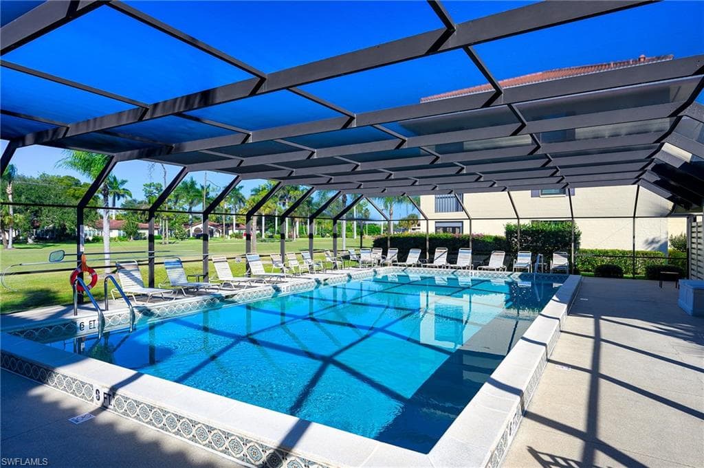 201 Quail Forest Blvd 103, Naples, FL 34105-27