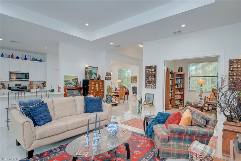 380 24th Ave NW, Naples, FL 34120-8