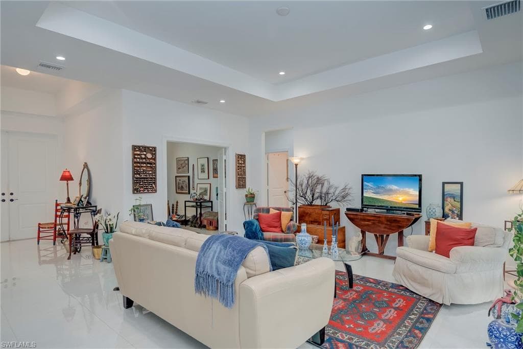 380 24th Ave NW, Naples, FL 34120-10