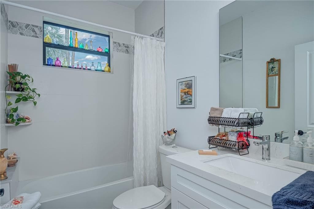 380 24th Ave NW, Naples, FL 34120-18