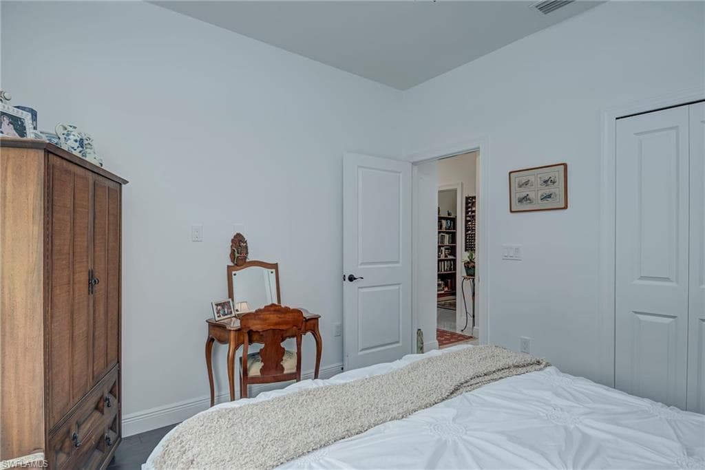 380 24th Ave NW, Naples, FL 34120-20