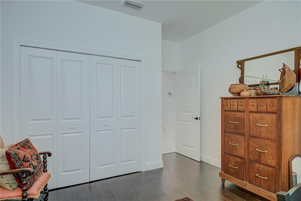 380 24th Ave NW, Naples, FL 34120-21