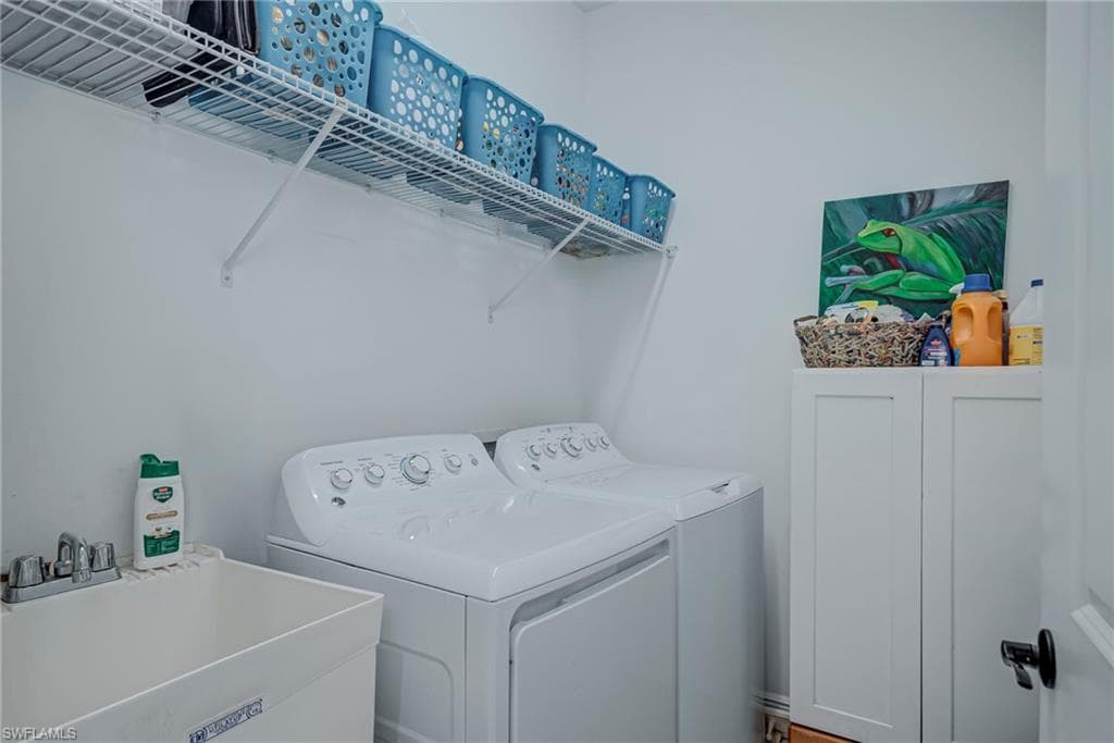 380 24th Ave NW, Naples, FL 34120-22