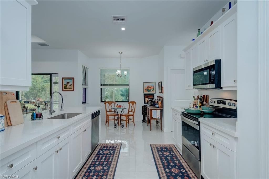 380 24th Ave NW, Naples, FL 34120-2