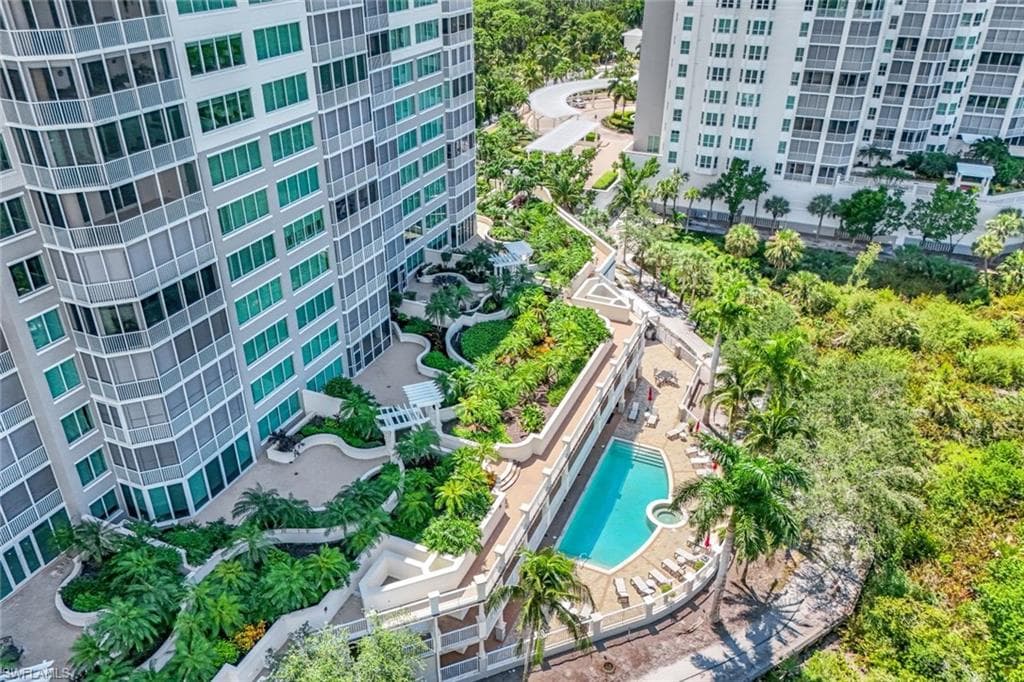 275 Indies Way 706, Naples, FL 34110-32