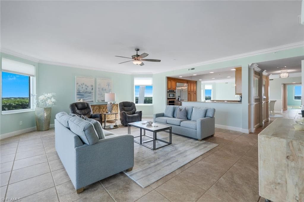 275 Indies Way 706, Naples, FL 34110-4