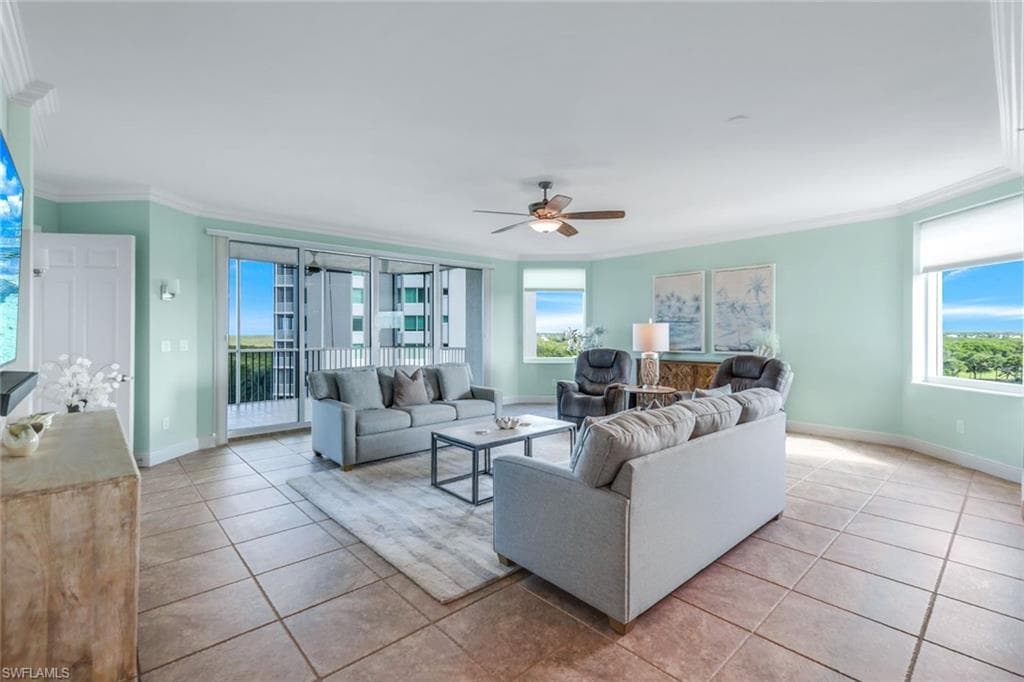 275 Indies Way 706, Naples, FL 34110-5
