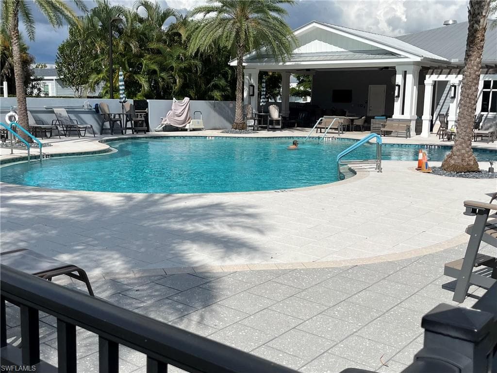 2036 Seagrape Court Ct NE, Naples, FL 34110-20