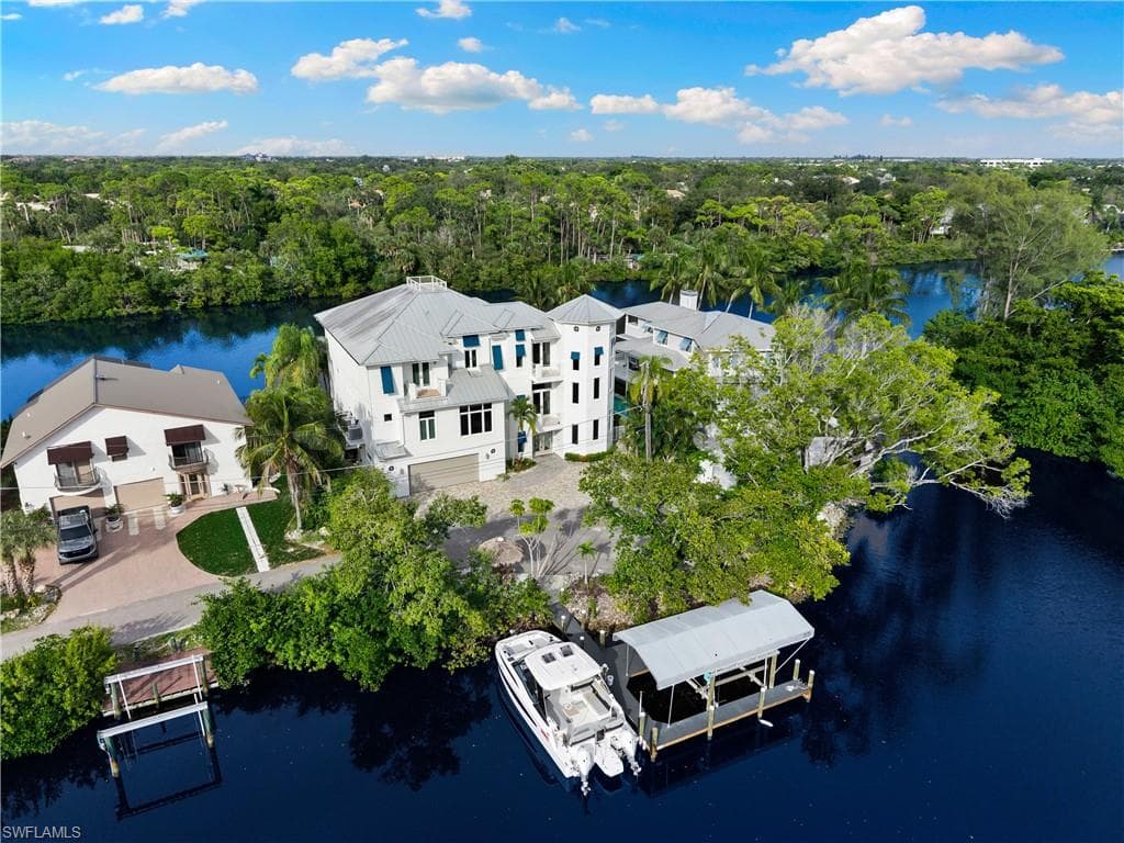 3890 Aloha Ln, Bonita Springs, FL 34134-44