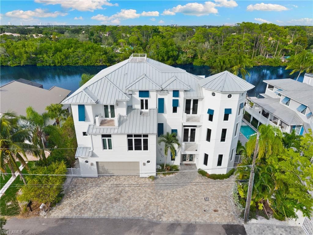 3890 Aloha Ln, Bonita Springs, FL 34134-5