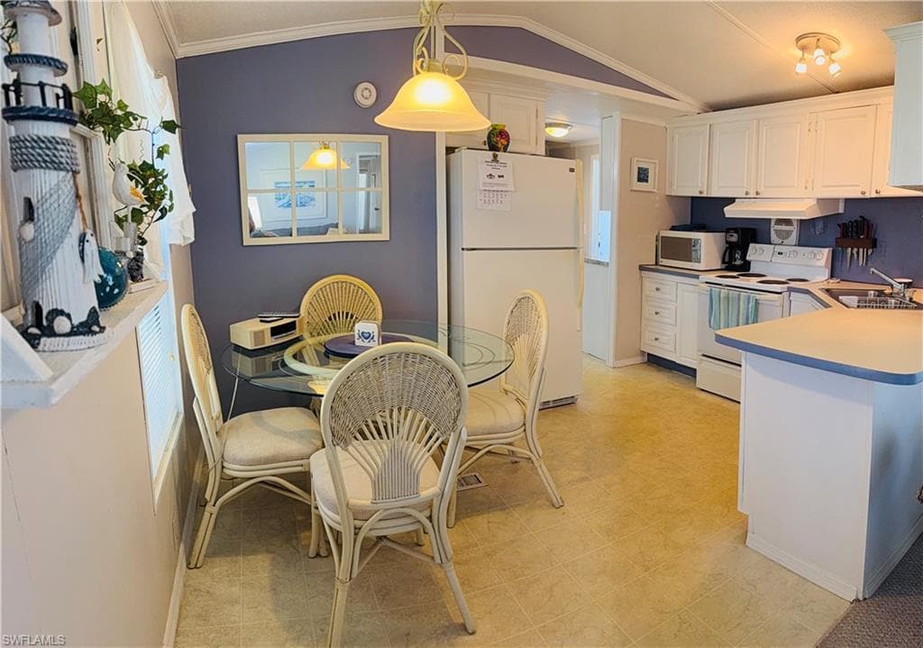 10620 Wales Loop, Bonita Springs, FL 34135-5