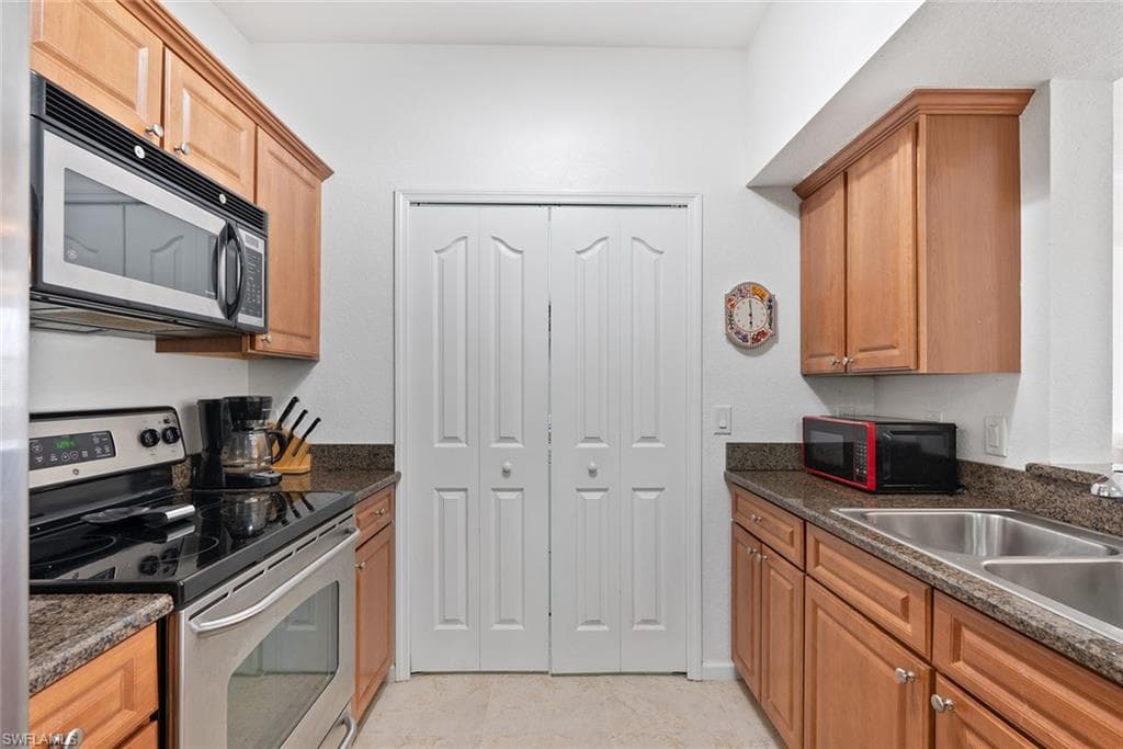 12990 Positano Cir 303, Naples, FL 34105-8