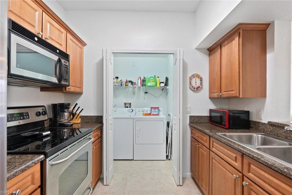 12990 Positano Cir 303, Naples, FL 34105-9