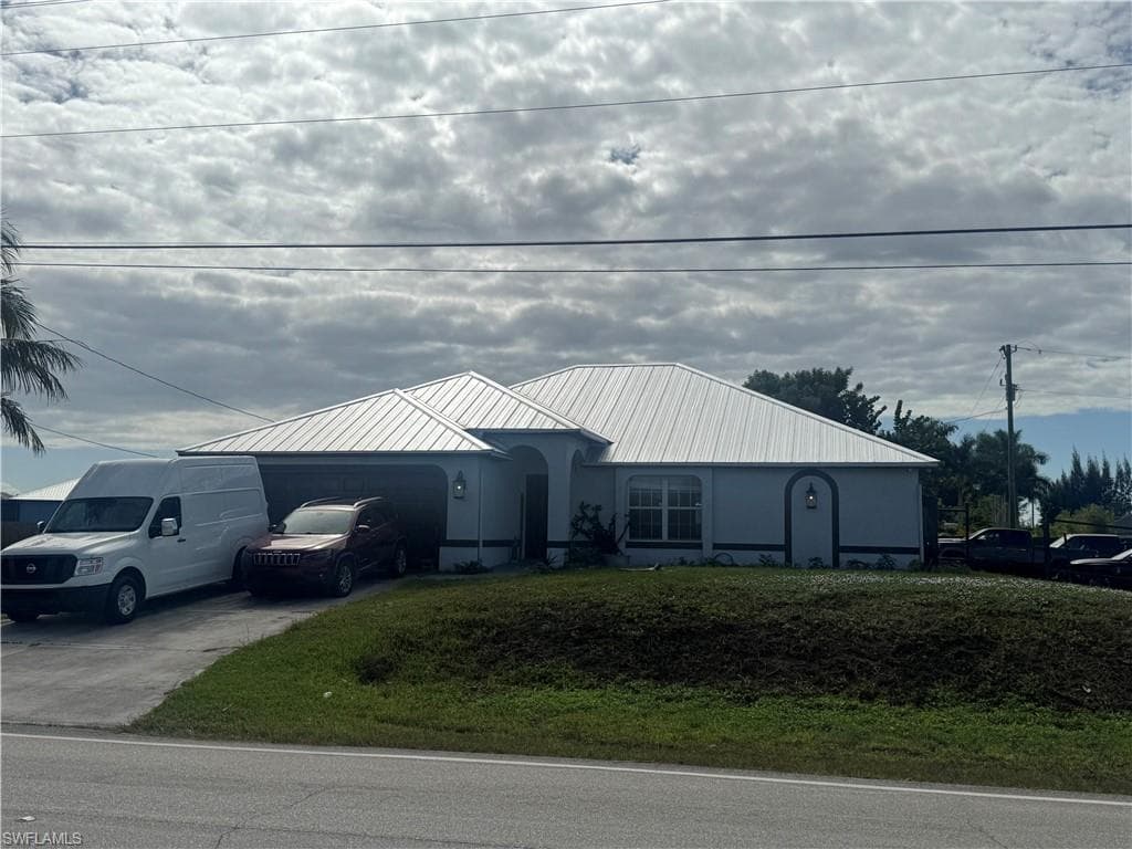 1818 Embers Pkwy W, Cape Coral, FL 33993-1