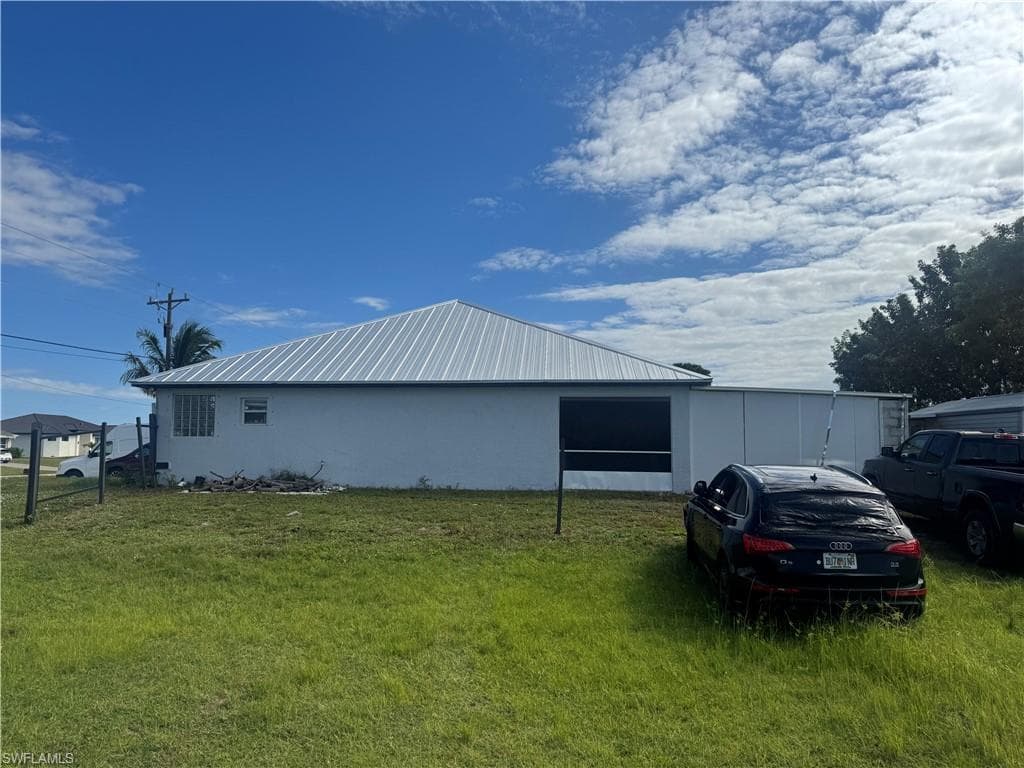 1818 Embers Pkwy W, Cape Coral, FL 33993-3