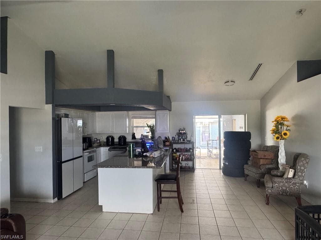 1818 Embers Pkwy W, Cape Coral, FL 33993-4