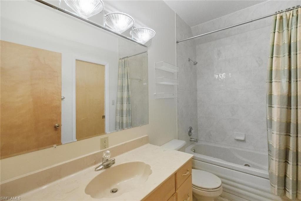 4748 Jackfish St, Bonita Springs, FL 34134-23