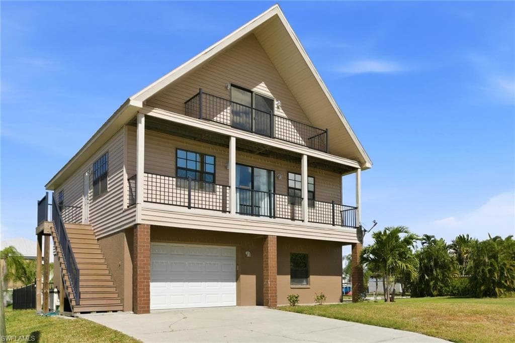 4748 Jackfish St, Bonita Springs, FL 34134-1