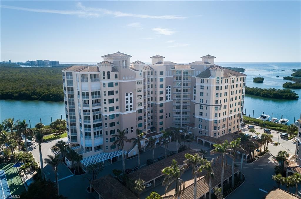 425 Dockside Dr 605, Naples, FL 34110-25