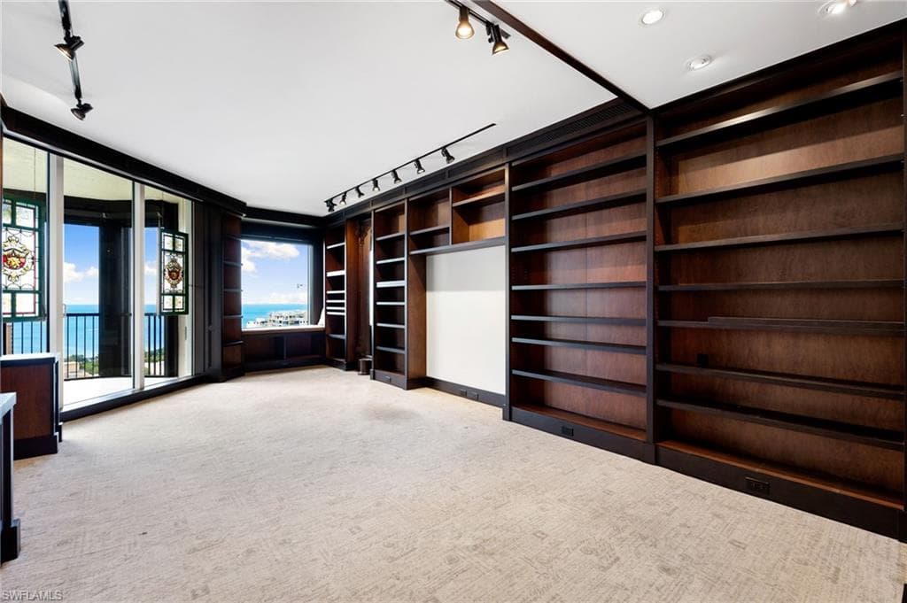 8787 Bay Colony Dr 2004/2005, Naples, FL 34108-8