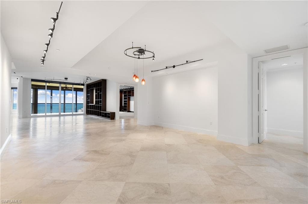 8787 Bay Colony Dr 2004/2005, Naples, FL 34108-10