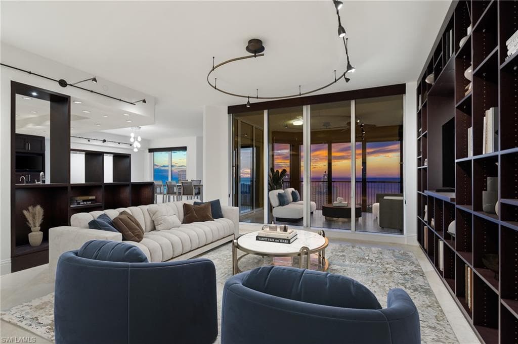 8787 Bay Colony Dr 2004/2005, Naples, FL 34108-3