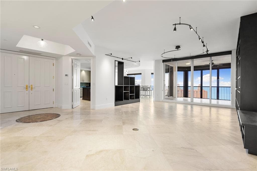 8787 Bay Colony Dr 2004/2005, Naples, FL 34108-6