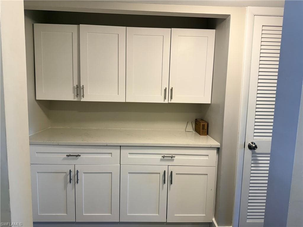 160 Turtle Lake Ct 303, Naples, FL 34105-7