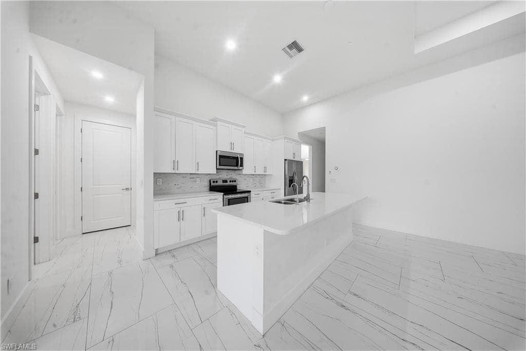 1124 35th Ln, Cape Coral, FL 33909-16