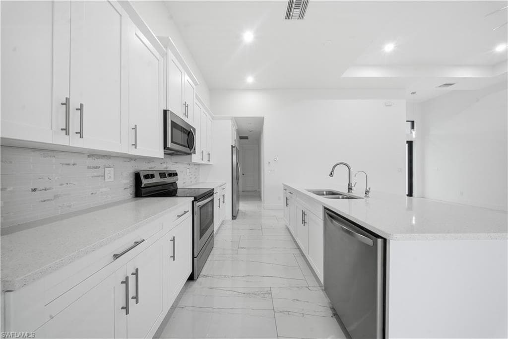 1124 35th Ln, Cape Coral, FL 33909-17