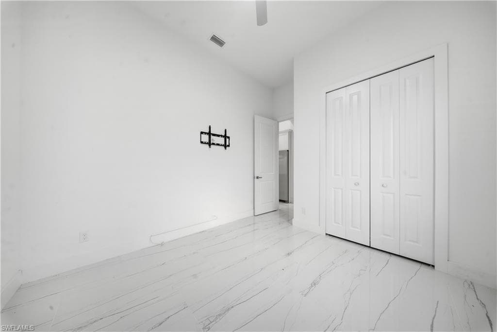 1124 35th Ln, Cape Coral, FL 33909-33