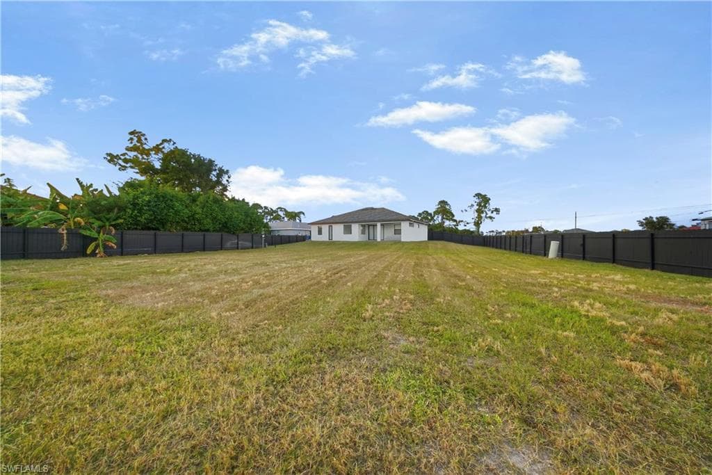 1124 35th Ln, Cape Coral, FL 33909-37