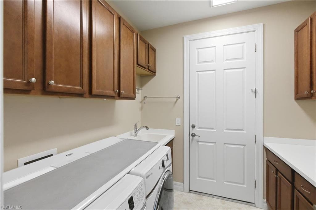 11041 Castlereagh St, Fort Myers, FL 33913-32