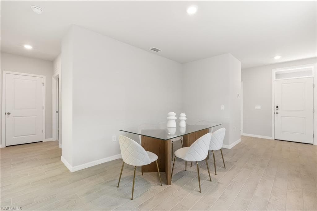 1193 Brooklands Dr, Fort Myers, FL 33905-7