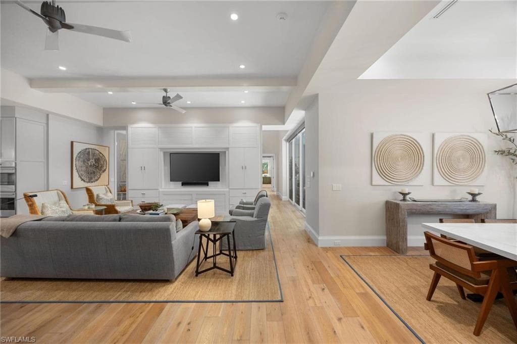 550 4th Ave N, Naples, FL 34102-16