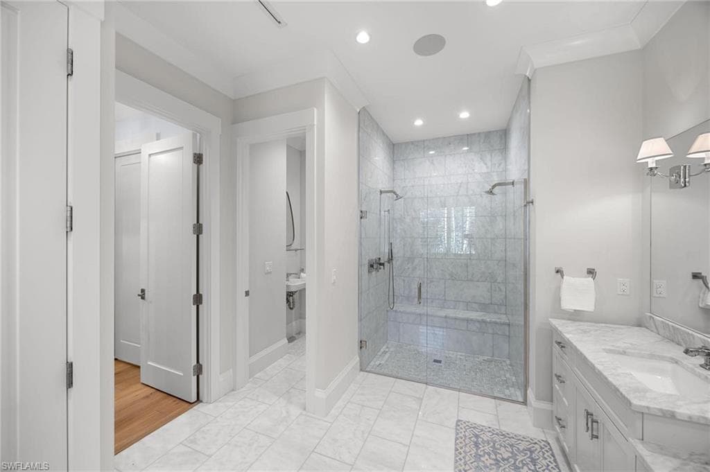 550 4th Ave N, Naples, FL 34102-20