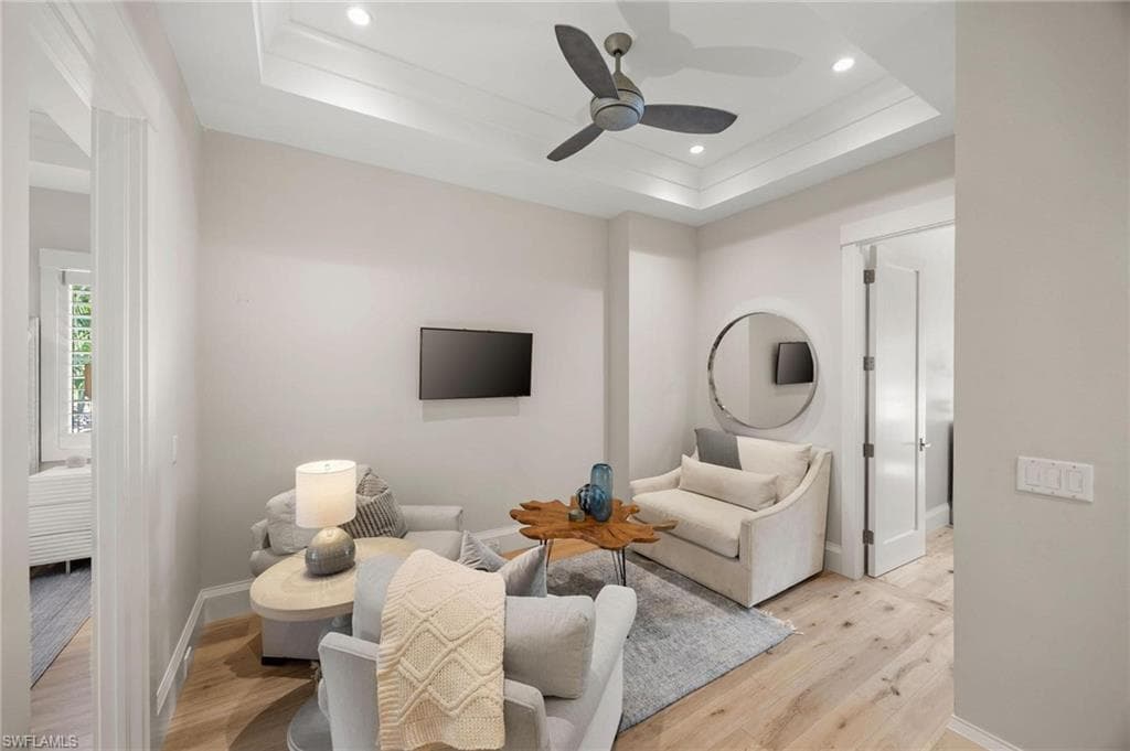 550 4th Ave N, Naples, FL 34102-26