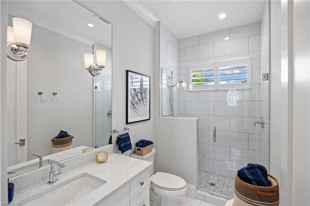 550 4th Ave N, Naples, FL 34102-31