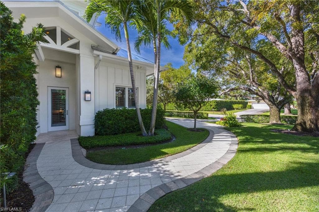 550 4th Ave N, Naples, FL 34102-41