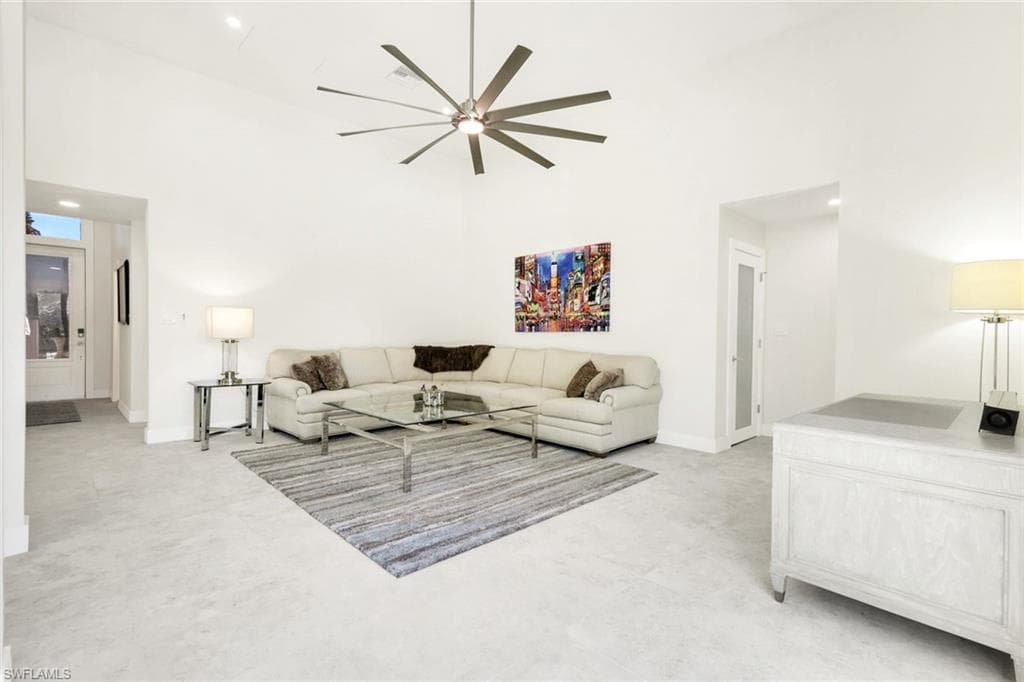 5630 Copper Leaf Ln, Naples, FL 34116-17