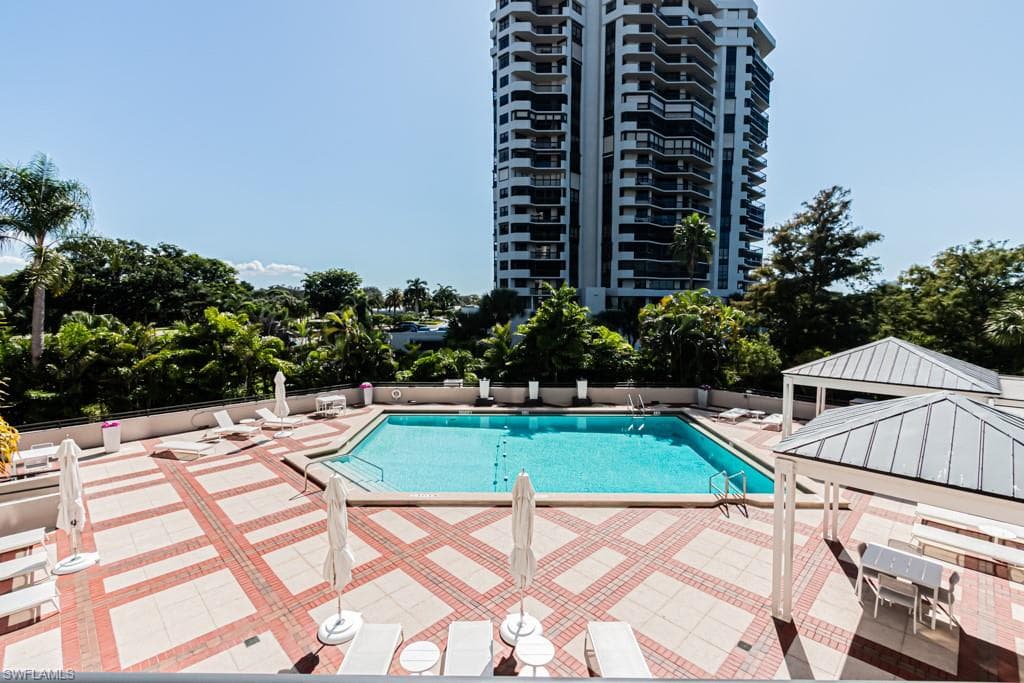 6075 Pelican Bay Blvd 203, Naples, FL 34108-34